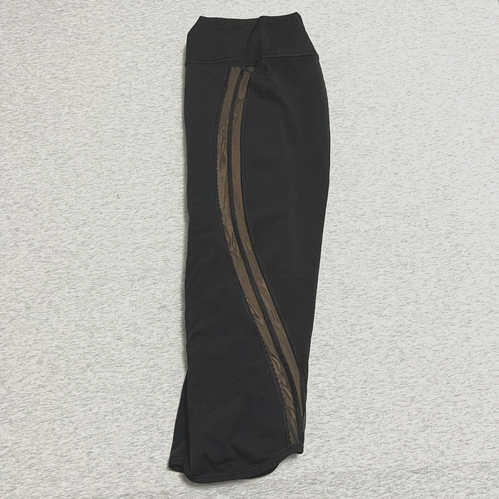 Lululemon Womens‎ Leggings 6 Black with Black Mesh Striped Sides Crop 17"